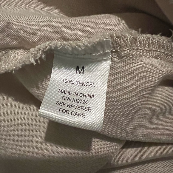 Hester and Orchard Fringed Asymmetrical Hem Light Beige Button-Down Shirt Sz Med - Picture 5 of 6